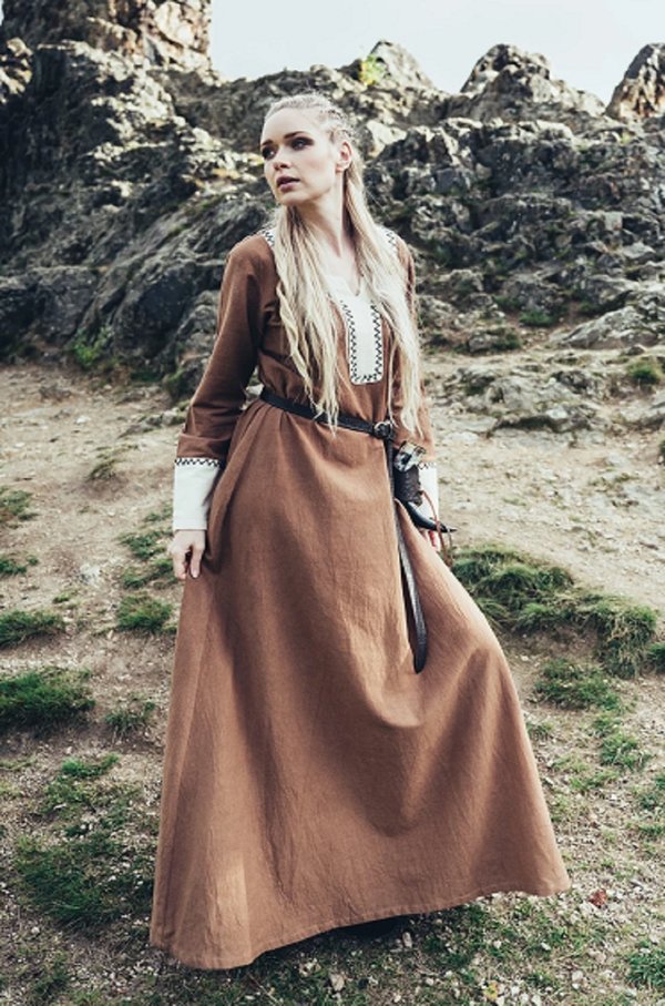 Middelalder- og vikingkjoler for damer